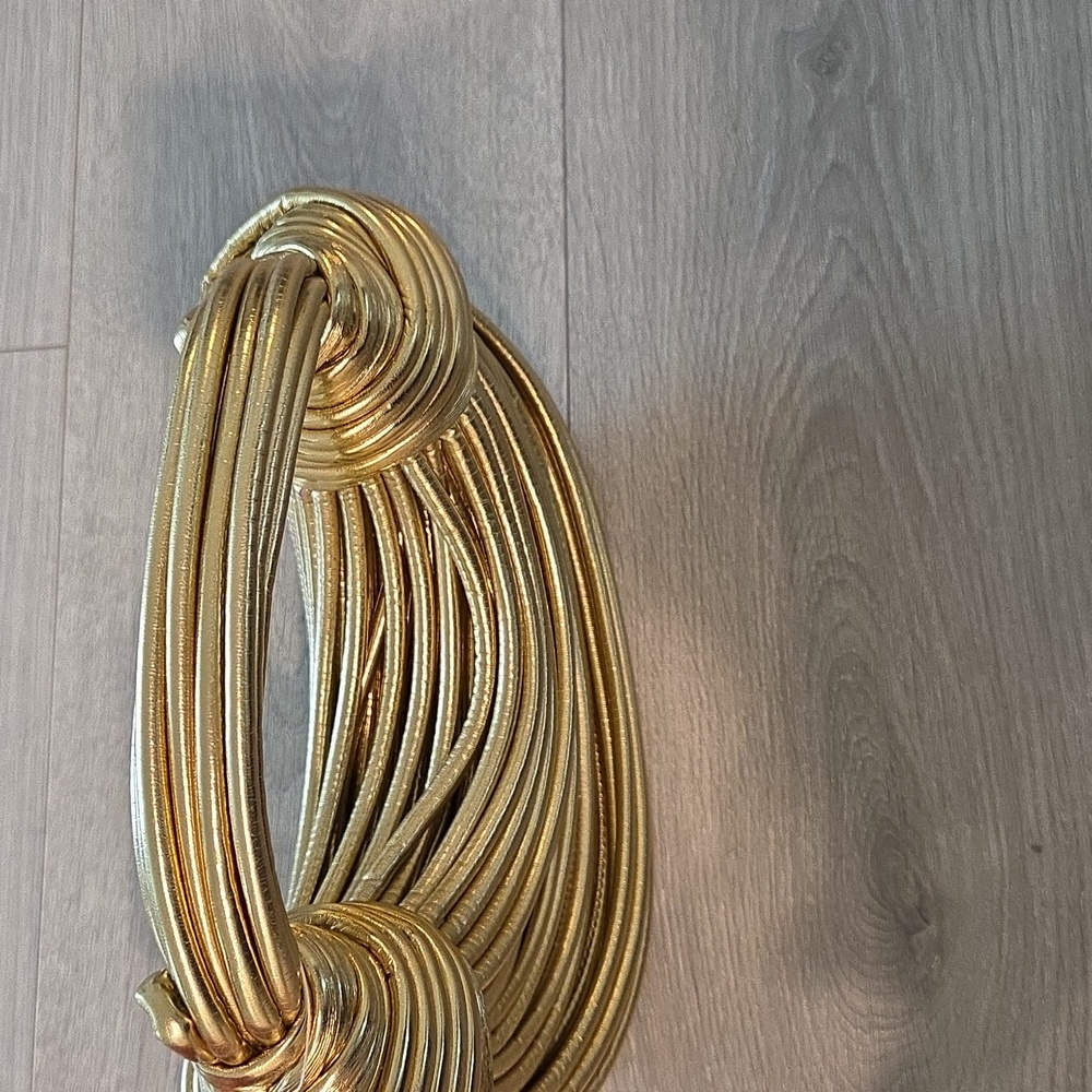 Golden Knot Bag - Picture 2 of 4